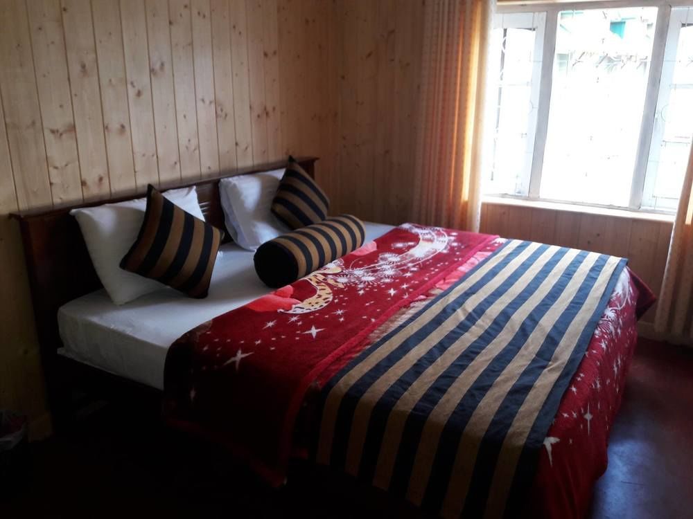 Blue Moon Hotel Nuwara Eliya Exterior photo